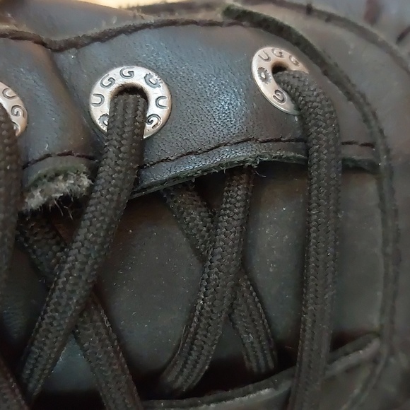 Ugg Adirondack II sheepwool inside leather and suede boots size 6.5 - Picture 16 of 16